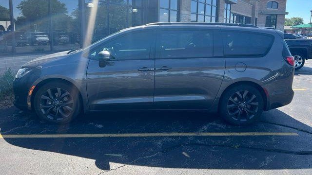 2019 Chrysler Pacifica Limited 35th Anniversary