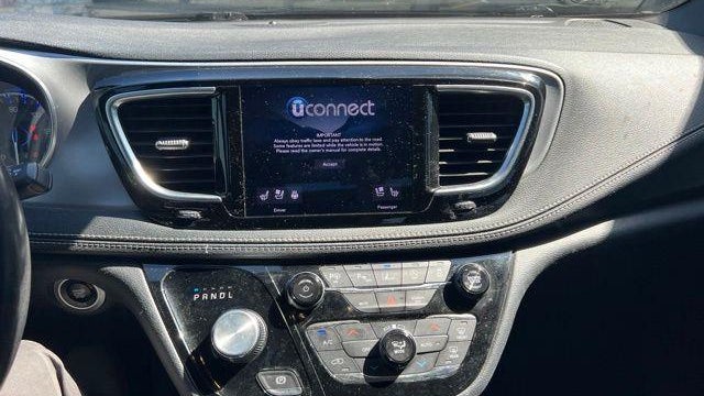 2019 Chrysler Pacifica Limited 35th Anniversary