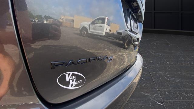 2019 Chrysler Pacifica Limited 35th Anniversary