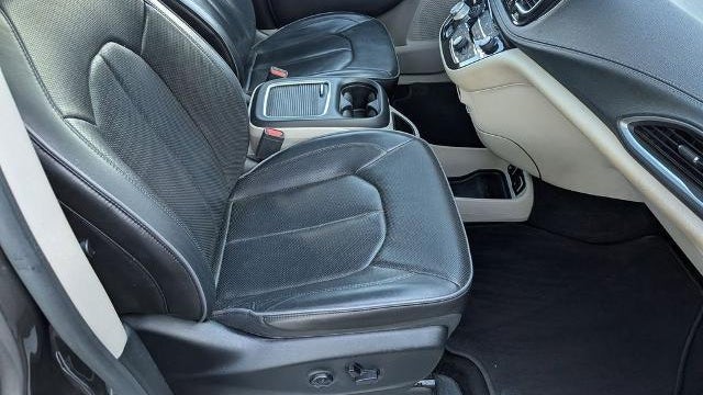 2019 Chrysler Pacifica Limited 35th Anniversary