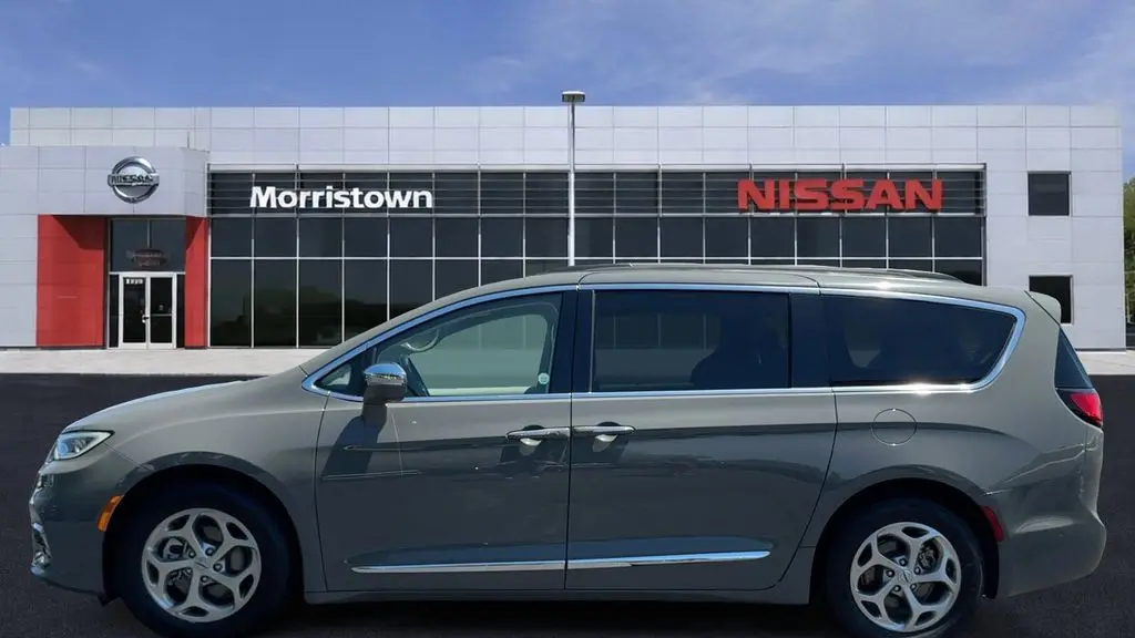 Preowned 2022 Chrysler Pacifica Limited for Sale