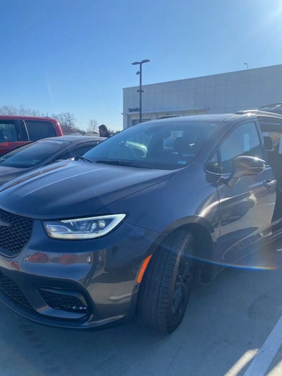 2022 Chrysler Pacifica Limited 4DR Mini-Van