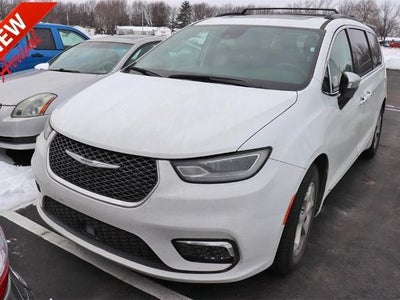 Photo of a 2023 Chrysler Pacifica Limited 4DR Mini-Van for sale