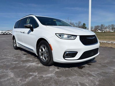 Photo of a 2023 Chrysler Pacifica Limited 4DR Mini-Van for sale