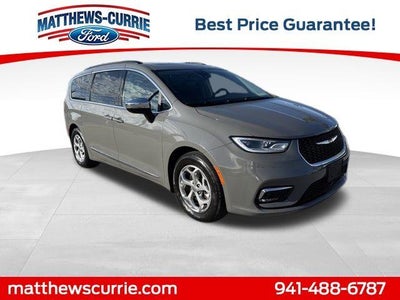 Photo of a 2023 Chrysler Pacifica Limited 4DR Mini-Van for sale