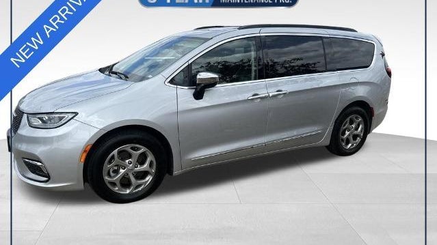 Preowned 2023 Chrysler Pacifica Limited for Sale