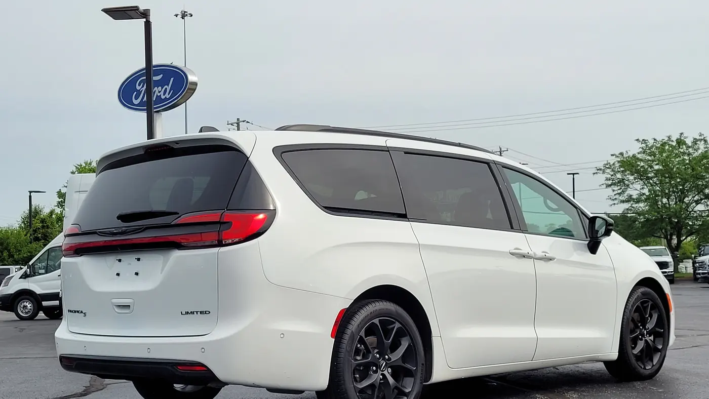 2024 Chrysler Pacifica Limited