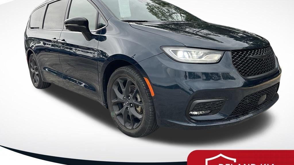 Preowned 2024 Chrysler Pacifica Limited for Sale
