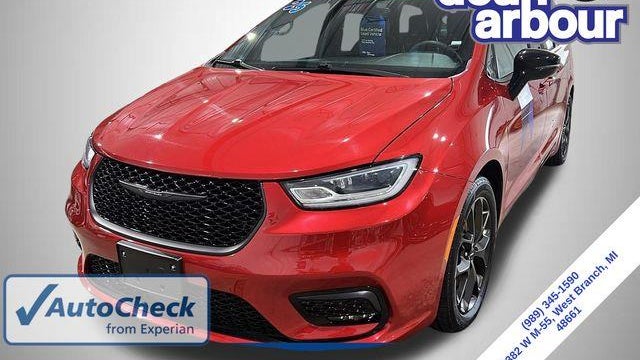 Preowned 2025 Chrysler Pacifica Limited for Sale