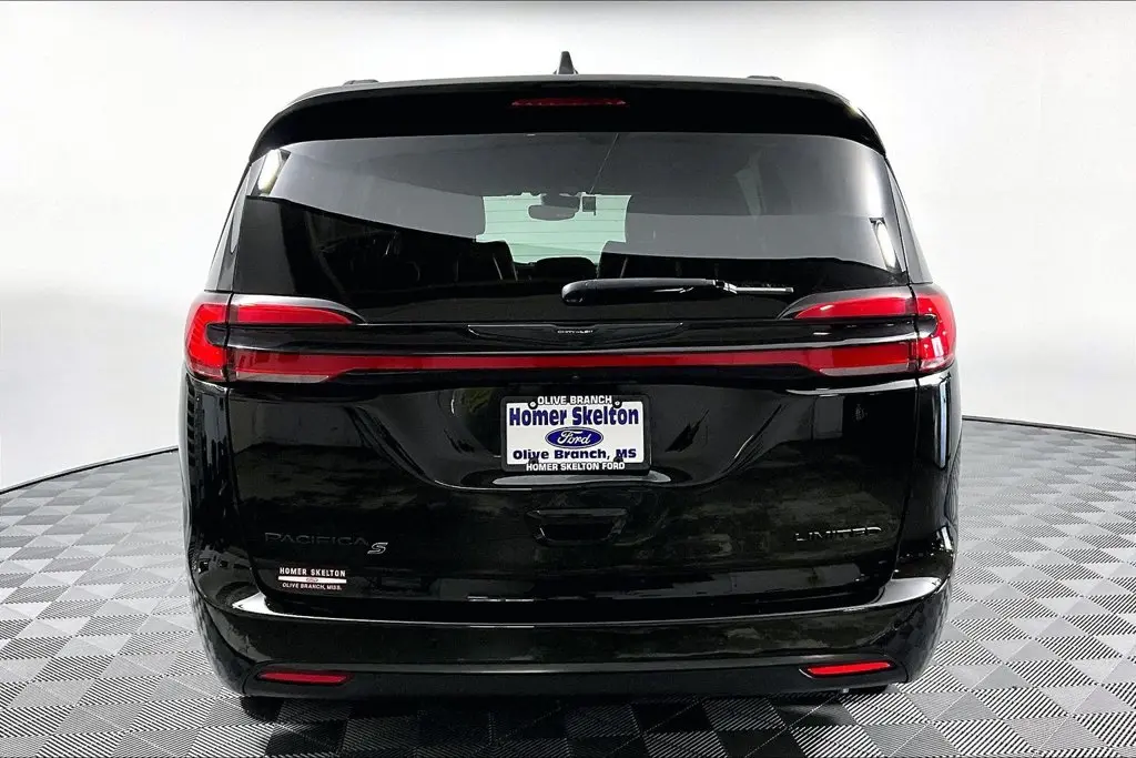 2025 Chrysler Pacifica - $31,541