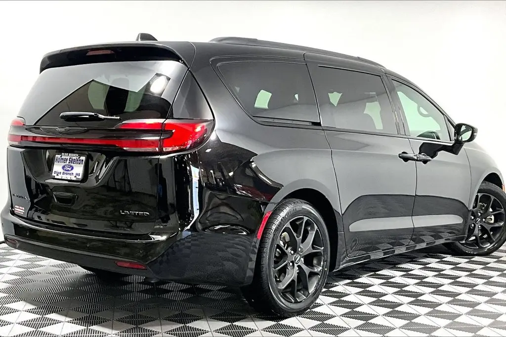 2025 Chrysler Pacifica - $31,541
