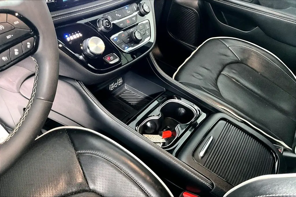 2025 Chrysler Pacifica - $31,541
