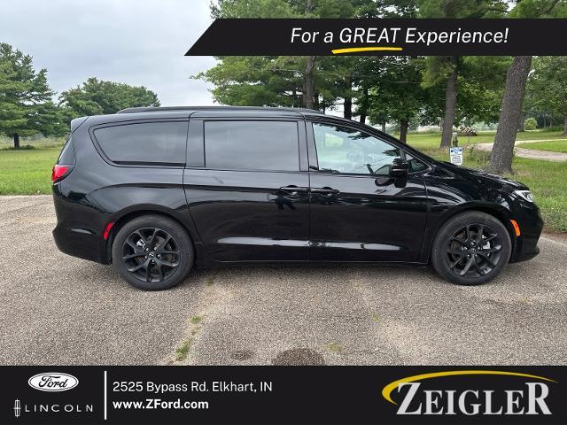 2025 Chrysler Pacifica - $32,500