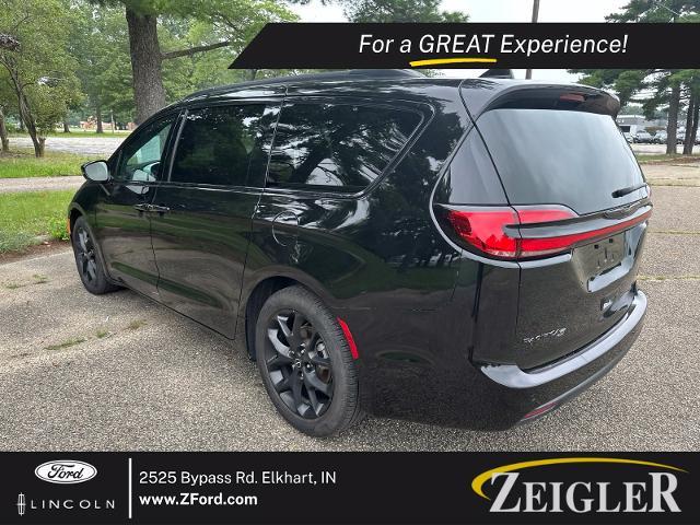 2025 Chrysler Pacifica - $32,500