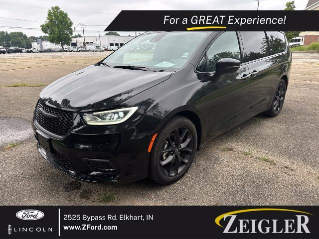 2025 Chrysler Pacifica - $32,500