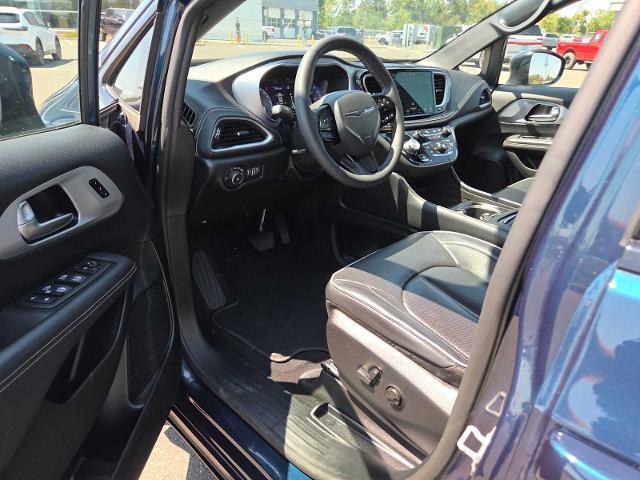 2025 Chrysler Pacifica - $30,835