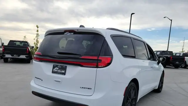 2025 Chrysler Pacifica Limited