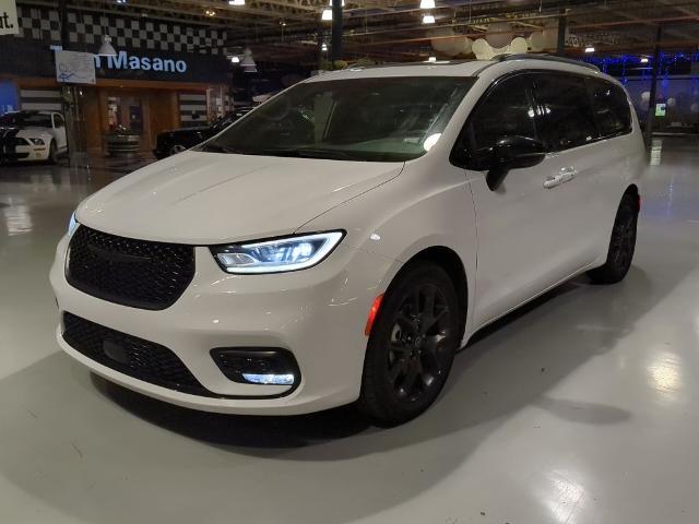 2025 Chrysler Pacifica - $29,910