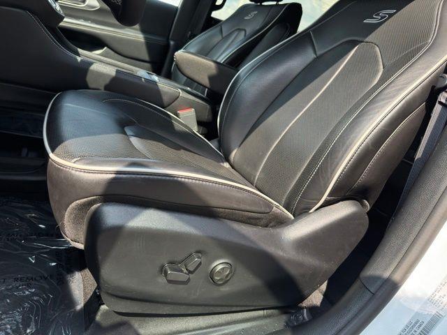 2025 Chrysler Pacifica - $33,799