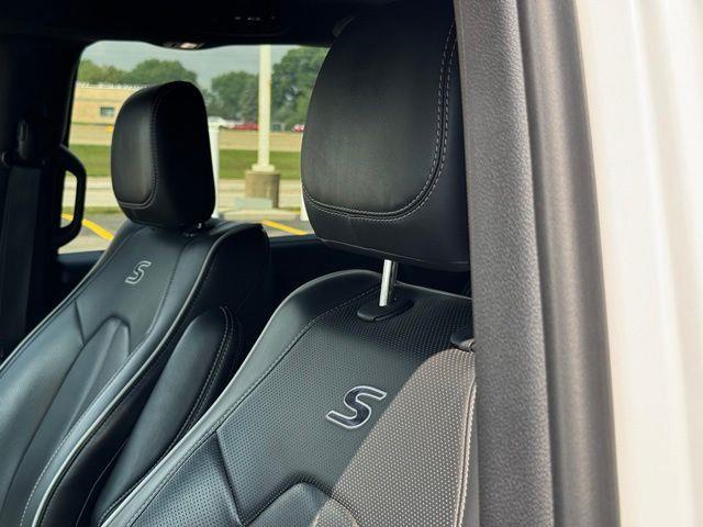 2025 Chrysler Pacifica - $33,799