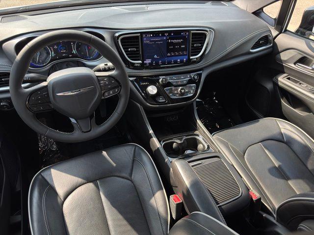 2025 Chrysler Pacifica - $33,799