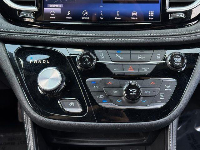 2025 Chrysler Pacifica - $33,799