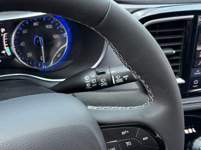2025 Chrysler Pacifica - $33,799