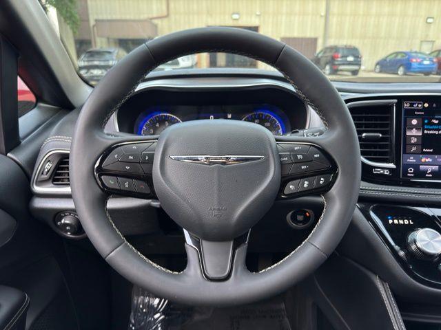 2025 Chrysler Pacifica - $33,799
