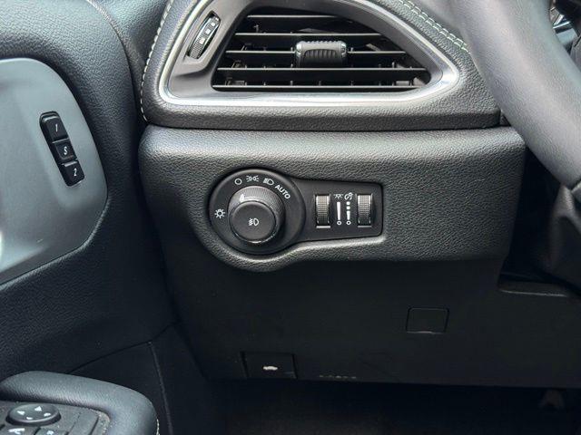 2025 Chrysler Pacifica - $33,799