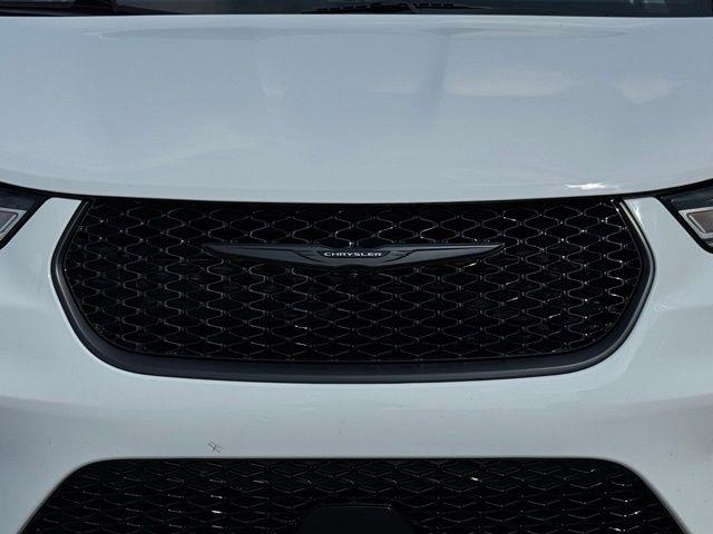 2025 Chrysler Pacifica - $33,799