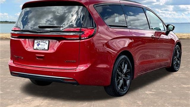 2025 Chrysler Pacifica Limited