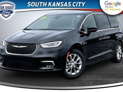 Photo of a 2026 Chrysler Pacifica Limited 4DR Mini-Van for sale