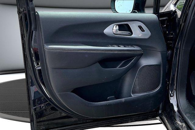 2026 Chrysler Pacifica - $35,900