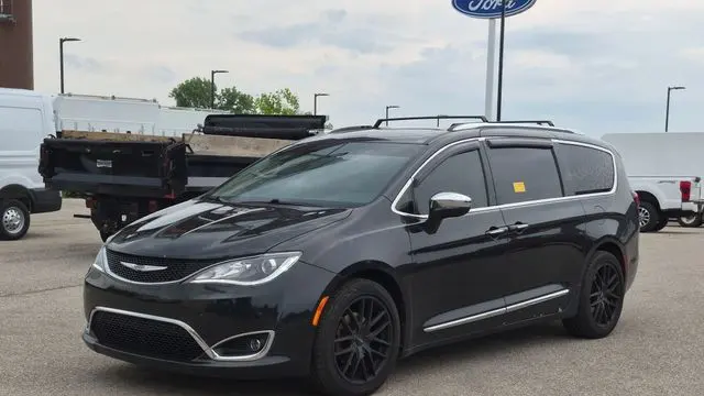 Preowned 2018 Chrysler Pacifica Limited for Sale