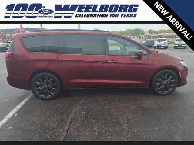 2019 Chrysler Pacifica - $17,750