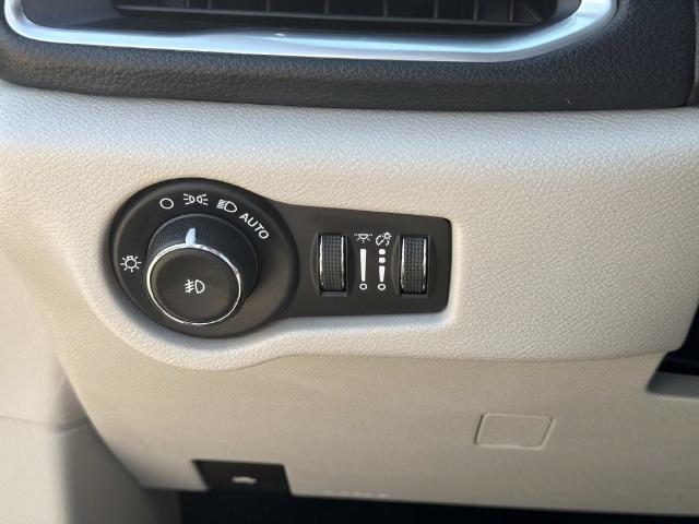 2020 Chrysler Pacifica - $12,880