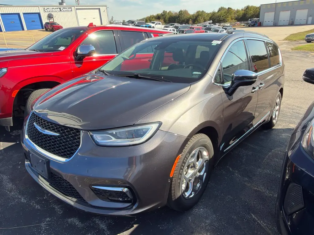 2022 Chrysler Pacifica - $18,988