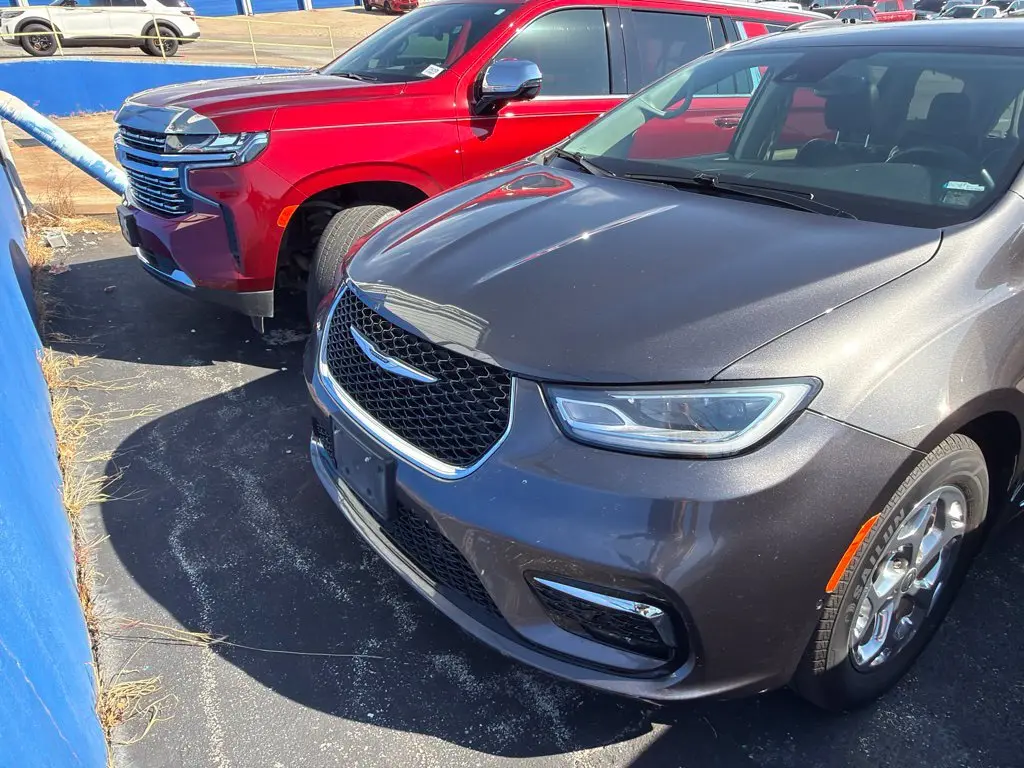 2022 Chrysler Pacifica - $18,988