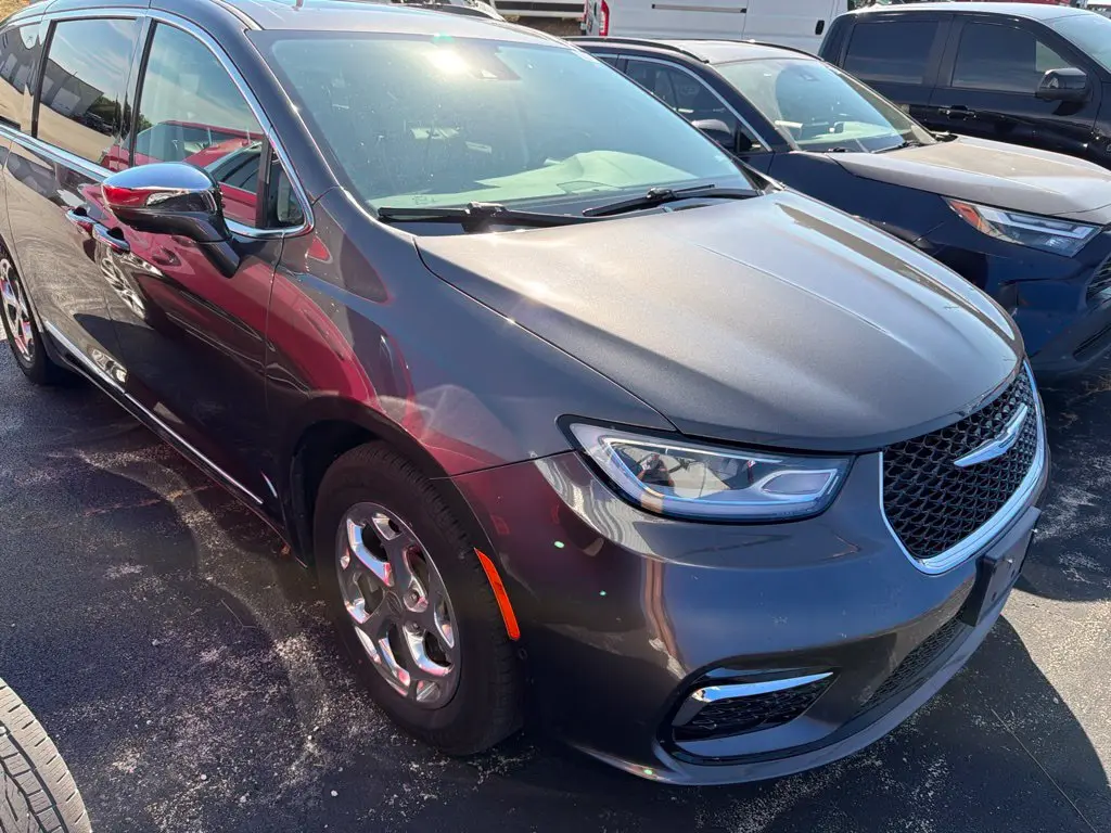 2022 Chrysler Pacifica - $18,988