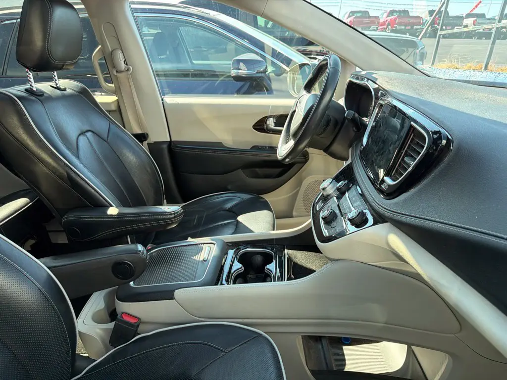 2022 Chrysler Pacifica - $18,988