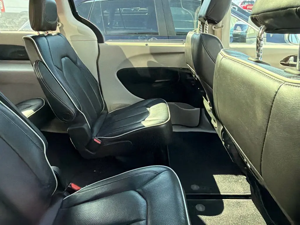 2022 Chrysler Pacifica - $18,988