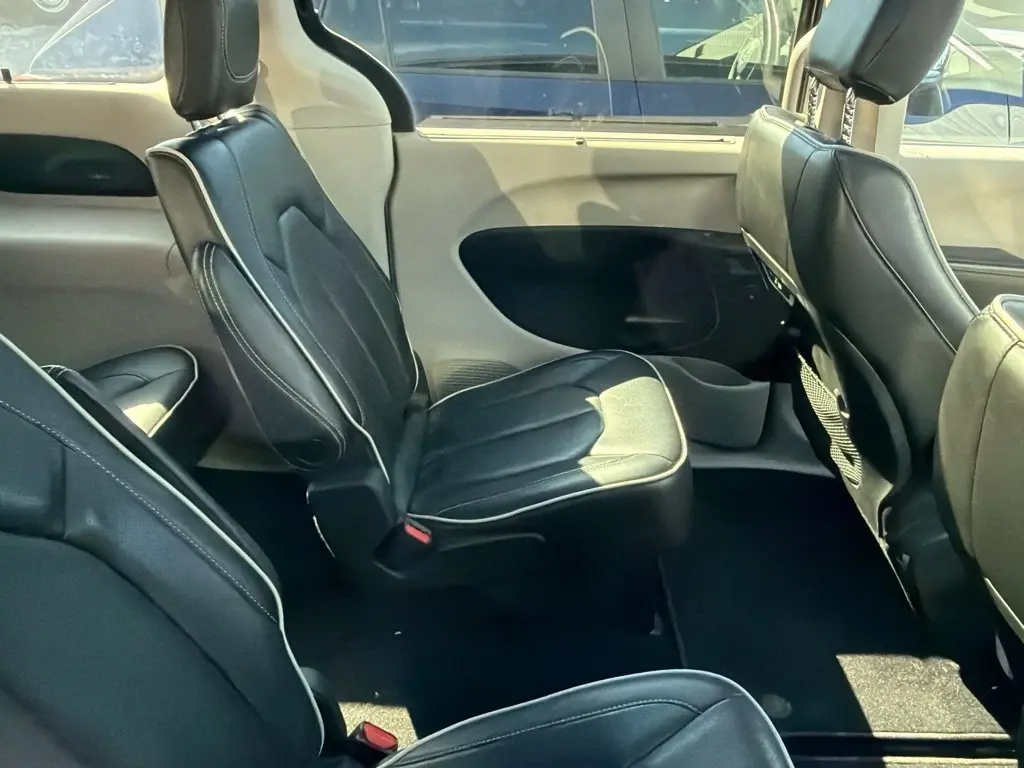 2022 Chrysler Pacifica - $18,988