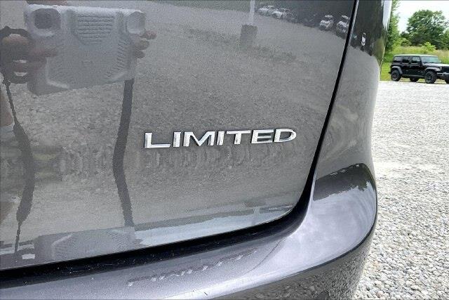 2022 Chrysler Pacifica - $19,861