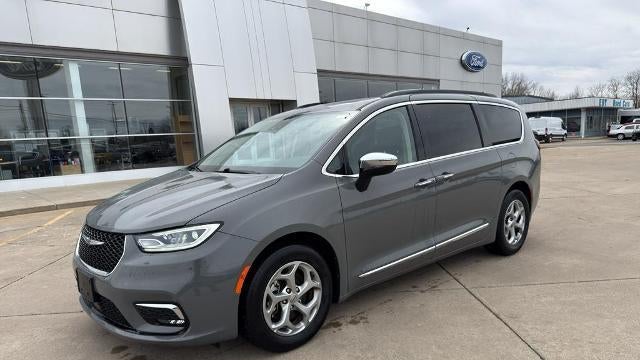 Preowned 2023 Chrysler Pacifica Limited for Sale