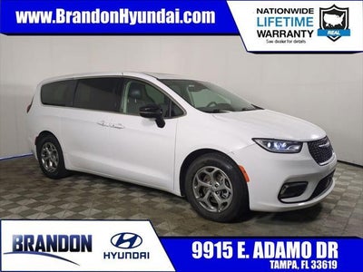 Photo of a 2024 Chrysler Pacifica Limited 4DR Mini-Van for sale