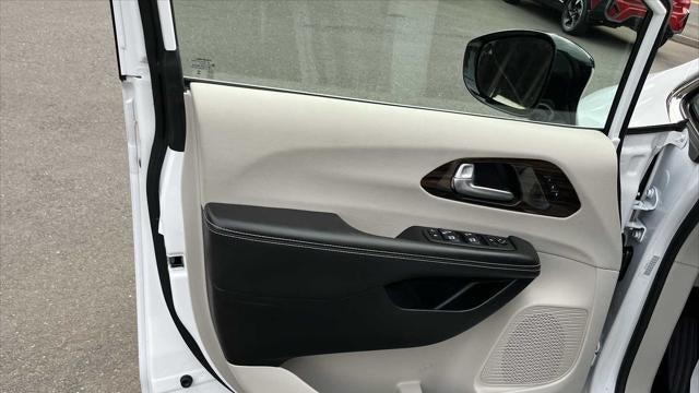 2024 Chrysler Pacifica Limited