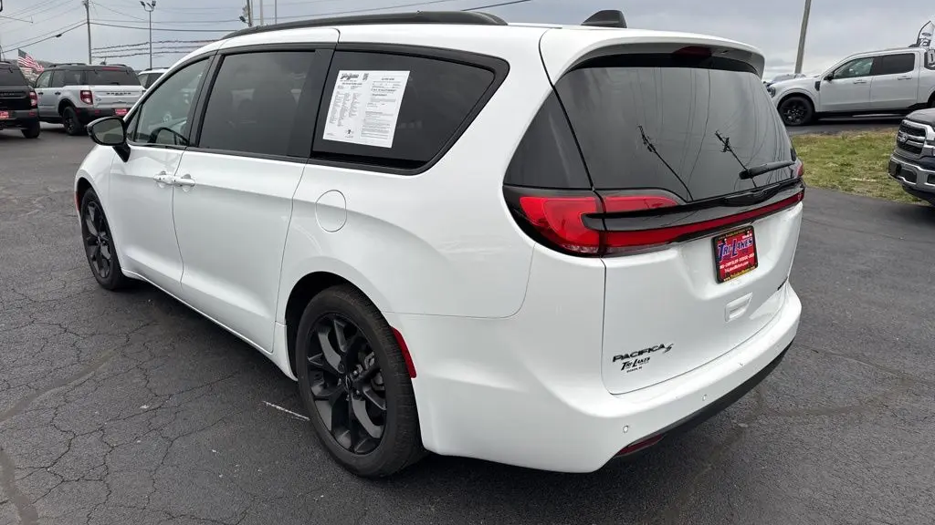 2025 Chrysler Pacifica Limited