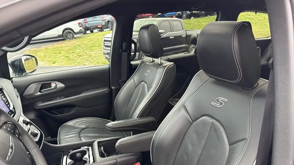 2025 Chrysler Pacifica Limited