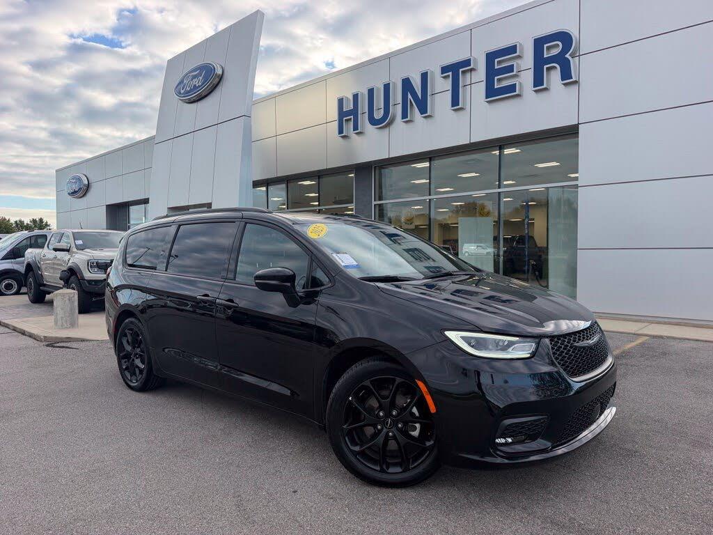 2025 Chrysler Pacifica - $31,702