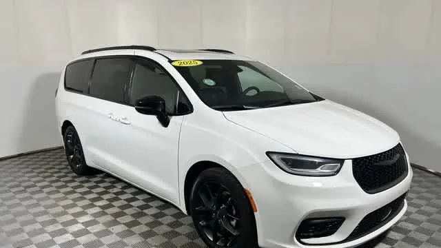 2025 Chrysler Pacifica Limited